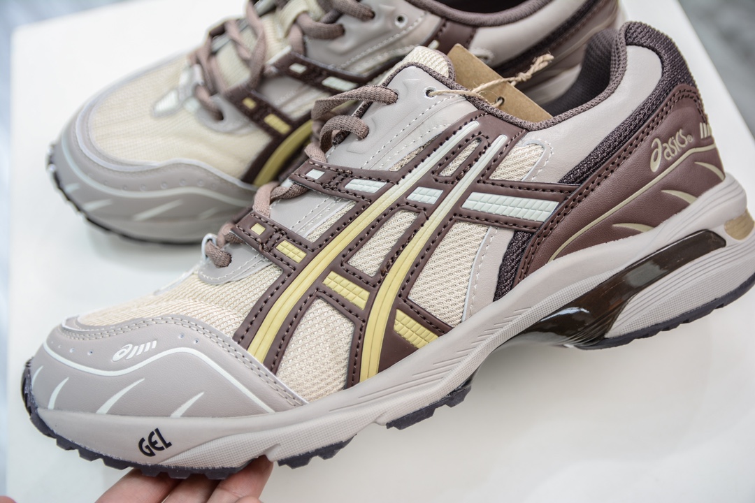 ASICS Tiger GEL-1090 series uses environmentally friendly space leather for breathability and partial mesh upper material 1203A243-201