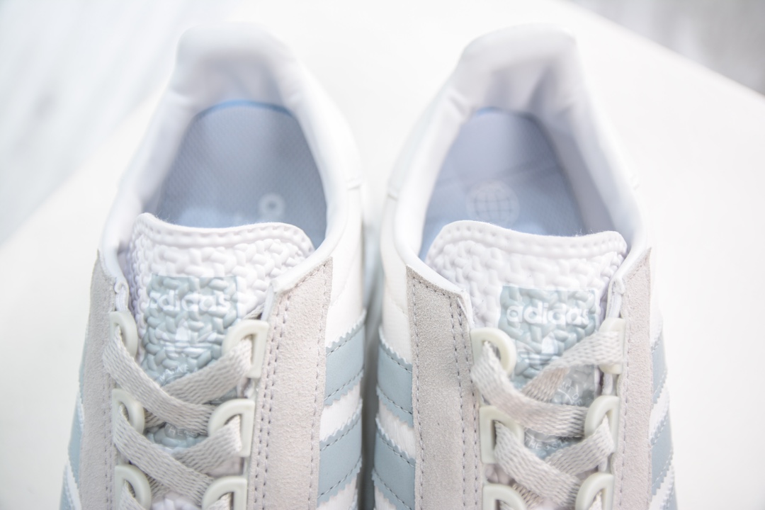 200 Adidas   Originals Retropy Boost E5系列复古赛车慢跑鞋 IE7063