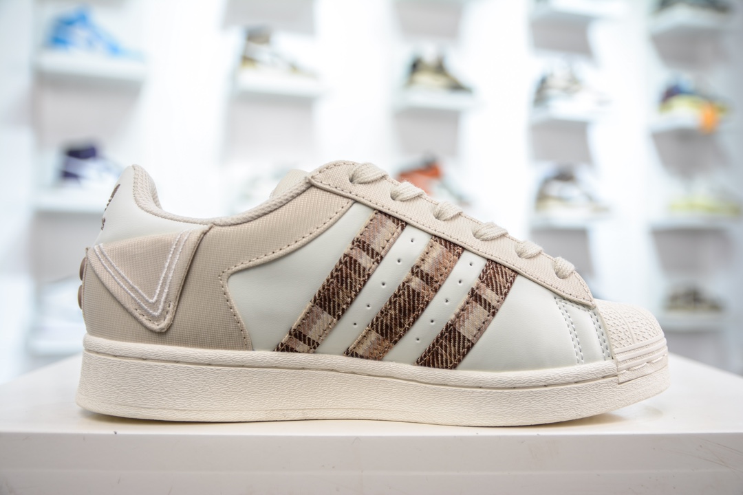 150 Adidas   Originals Superstar 经典复古贝壳头板鞋 IG3004