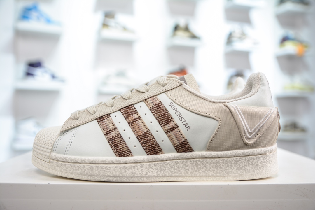 150 Adidas   Originals Superstar 经典复古贝壳头板鞋 IG3004