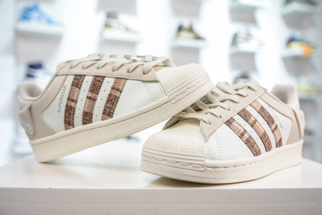 150 Adidas   Originals Superstar 经典复古贝壳头板鞋 IG3004