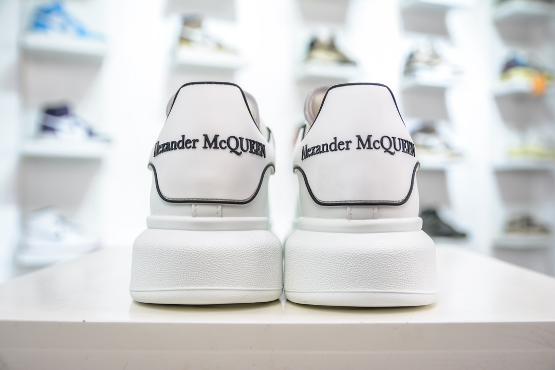 480 麦昆Alexander McQueen Oversized Sneakers 低帮时装厚底休闲运动小白板鞋