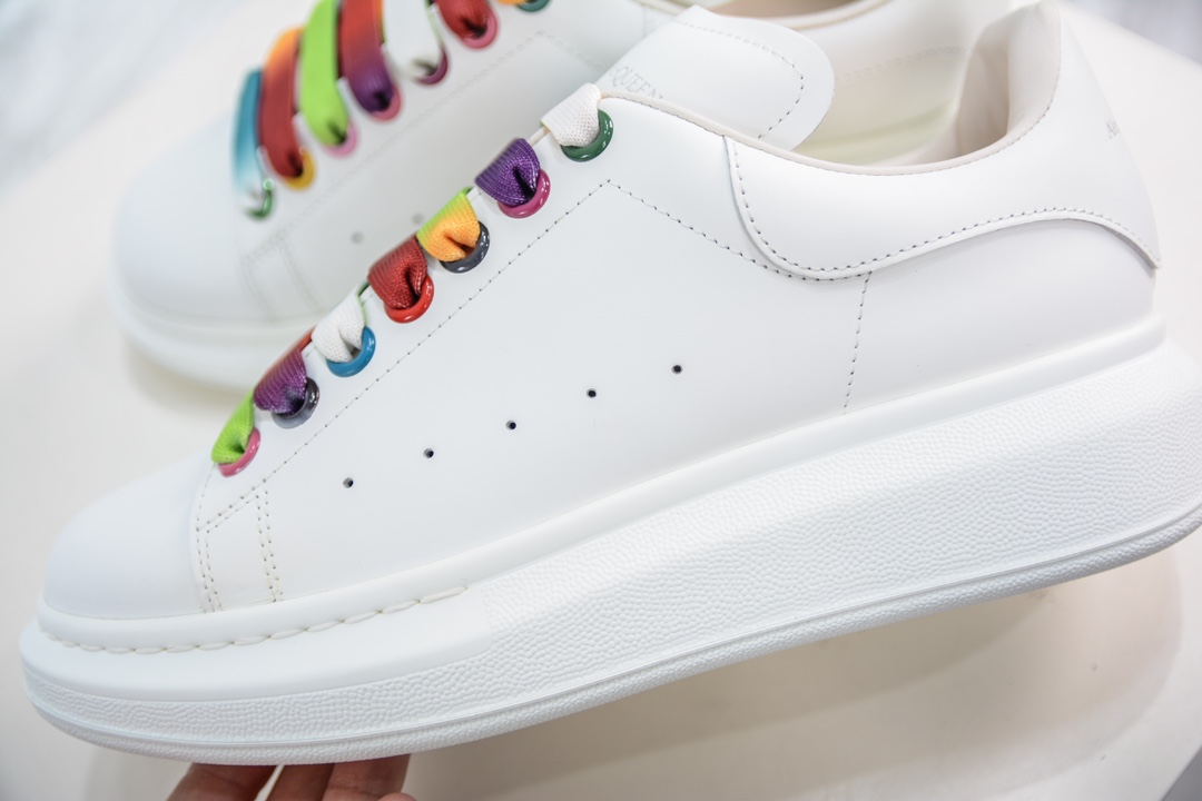 Guangdong top-grade pure original McQueen low-top thick-soled sneakers white pure white tail rainbow shoelaces