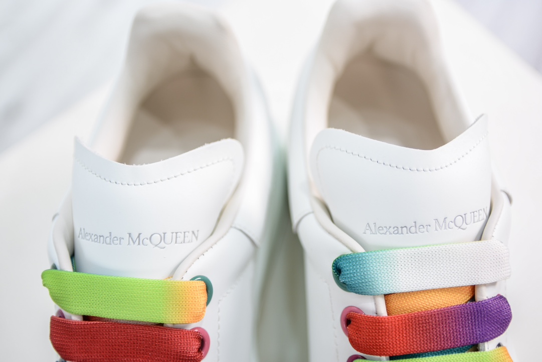 Guangdong top-grade pure original McQueen low-top thick-soled sneakers white pure white tail rainbow shoelaces