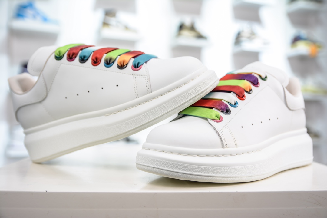 Guangdong top-grade pure original McQueen low-top thick-soled sneakers white pure white tail rainbow shoelaces