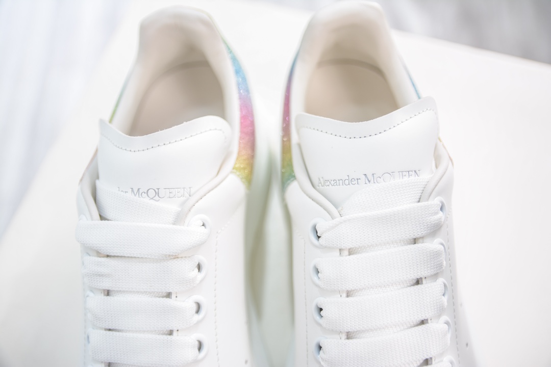 McQueen Alexander McQueen Oversized Sneakers low-top fashion thick-soled casual sports white sneakers