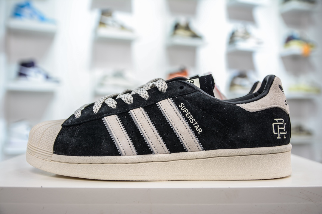 190 艰难补货 Adidas   Originals Superatar 卫冕冠军灰黑贝壳头 HP2368