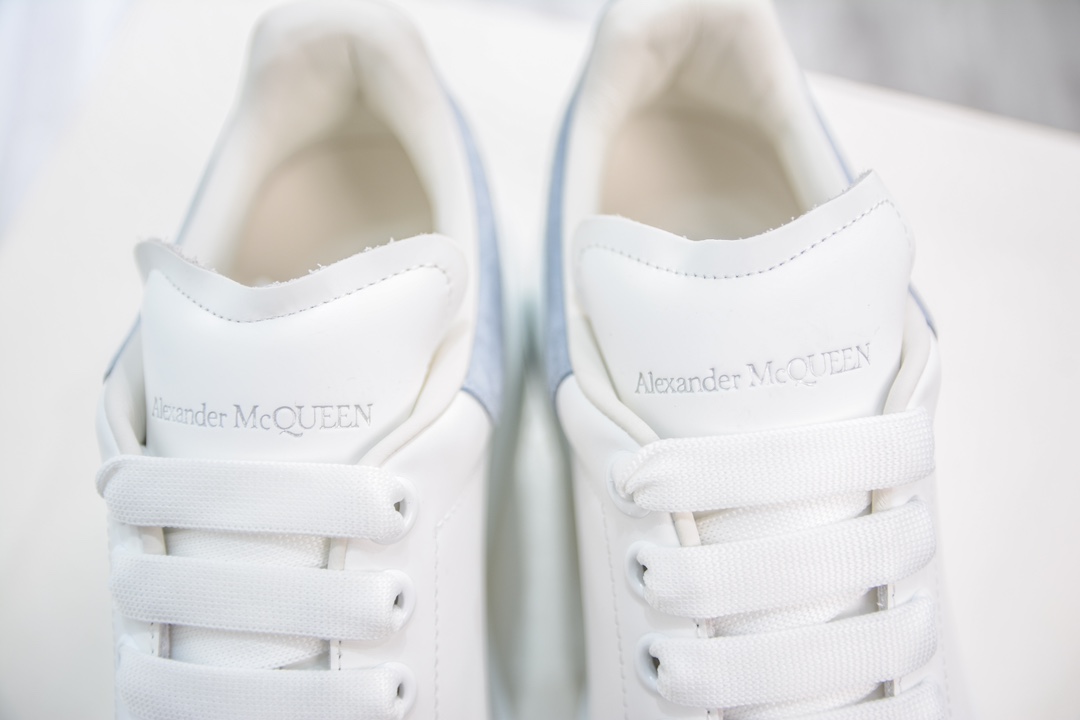 480 麦昆Alexander McQueen Oversized Sneakers 低帮时装厚底休闲运动小白板鞋