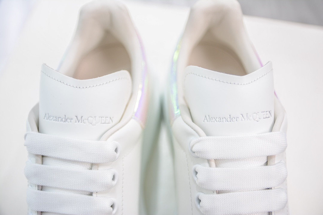 Guangdong top-grade pure original McQueen low-top thick-soled sneakers white laser tail long turn tongue version