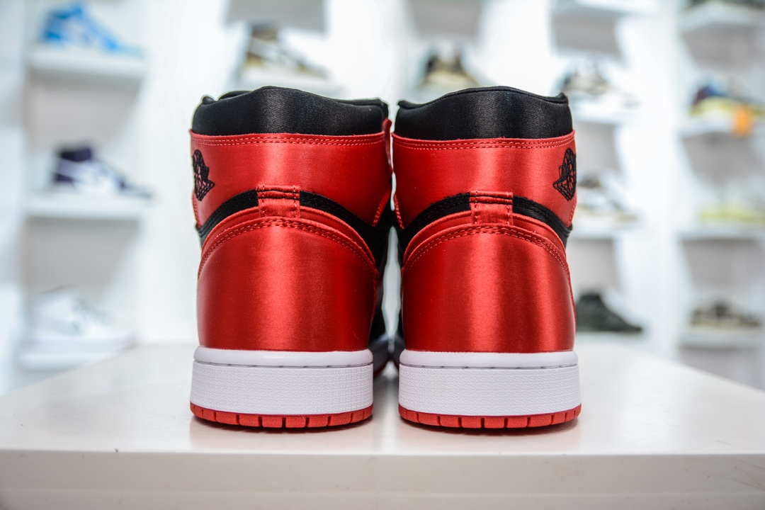 240 尝鲜版Air Jordan AJ1 Retro High 黑红丝绸2023 FD4810-061