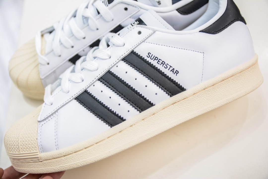 190 Adidas   Originals Superatar 白黑做旧大底贝壳头 HQ2468