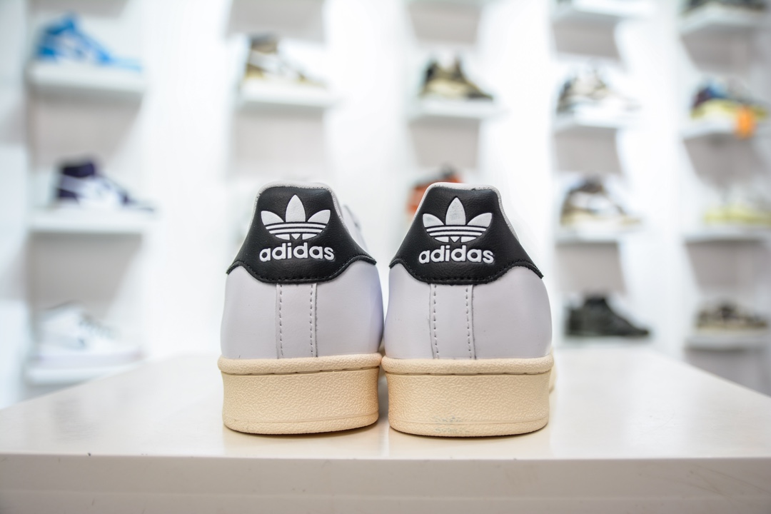 190 Adidas   Originals Superatar 白黑做旧大底贝壳头 HQ2468