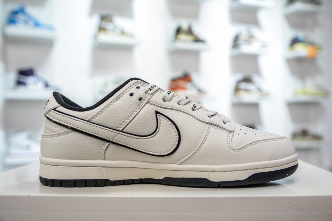 Nike SB Dunk Low x Stussy White and Black JH5812-910