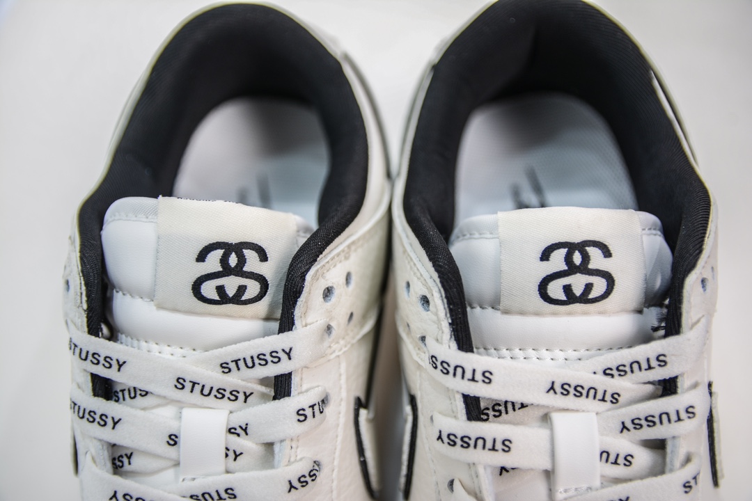 Nike SB Dunk Low x Stussy White and Black JH5812-910