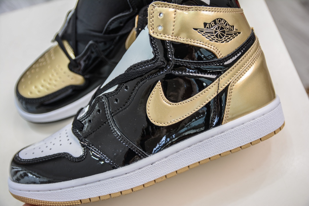 Air Jordan AJ1 ComplexCon Gold Top 3 Black and Gold 861428-001