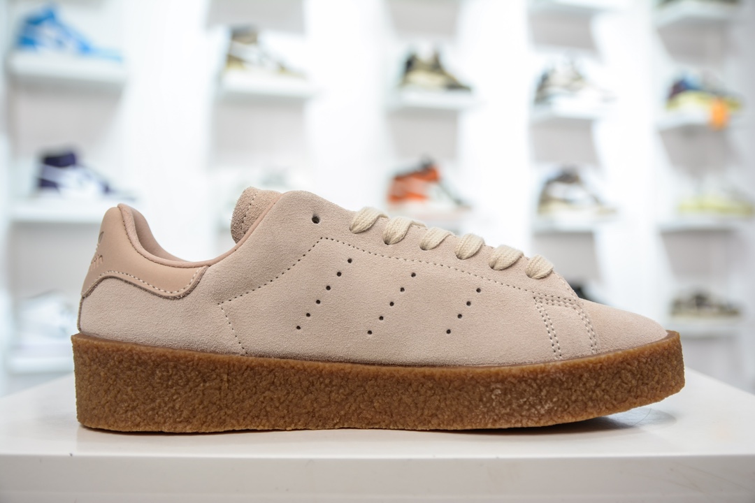 160 adidas originals StanSmith 绒面运动板鞋   HQ6837