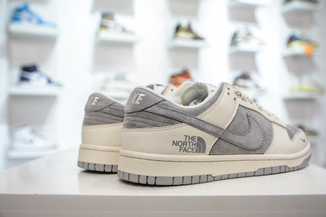 Nike SB Dunk Low“北面联名——米灰翻毛” 周年高端定制低帮休闲板鞋 XD6188-020