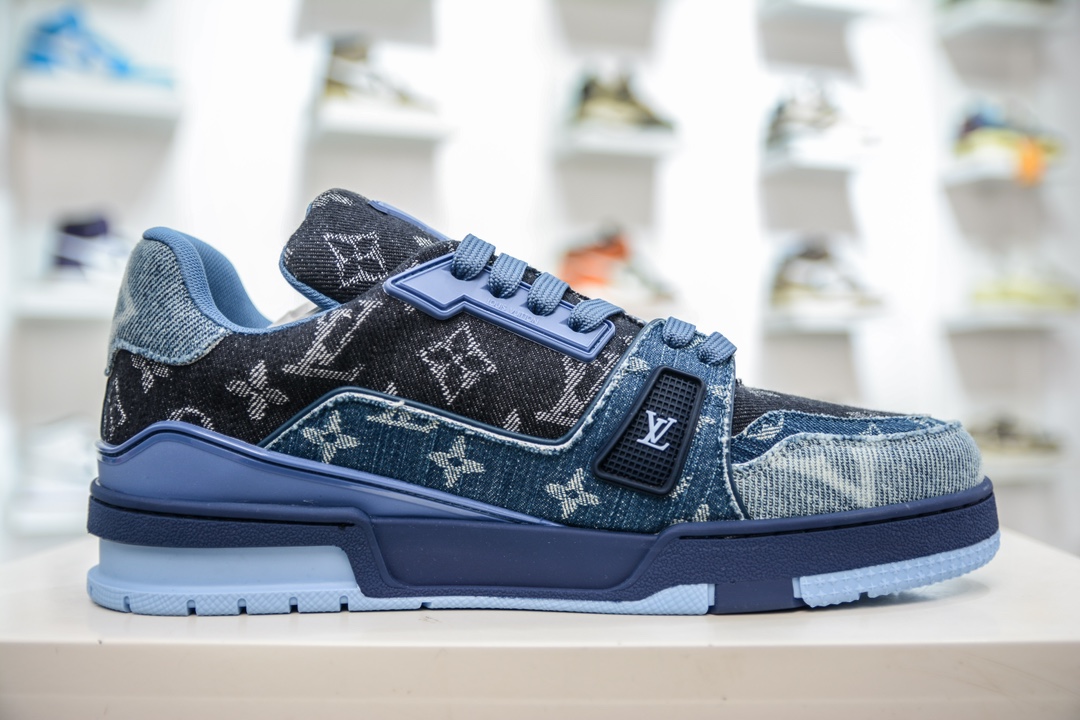 LOUIS VUITTON Trainer LV