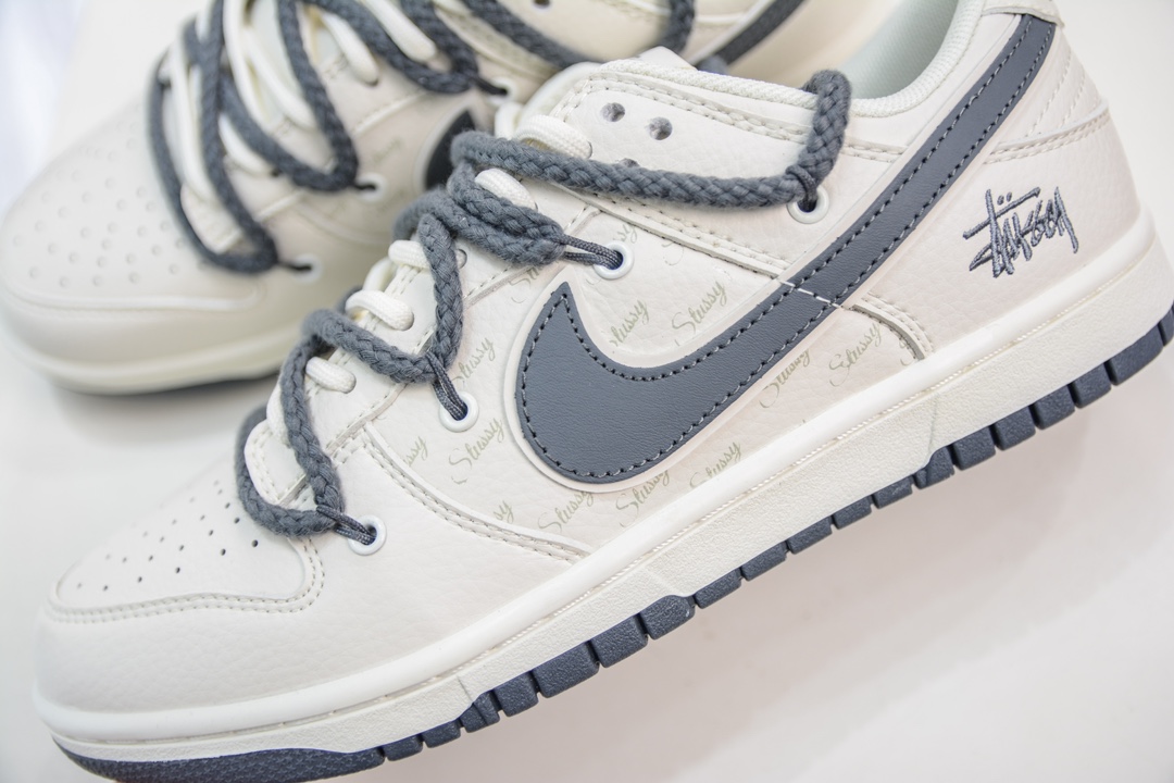 300 Nike SB Dunk Low“斯图西联名——米白灰” 周年高端定制  FC1688-140