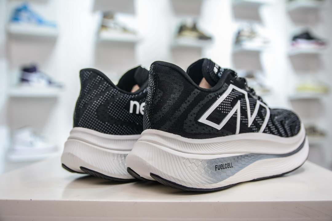 220 New Balance FuelCell 新百伦NB系列超轻量化低帮休闲运动慢跑鞋 MRCXBW3