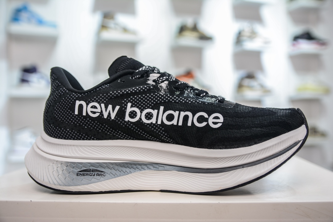 220 New Balance FuelCell 新百伦NB系列超轻量化低帮休闲运动慢跑鞋 MRCXBW3