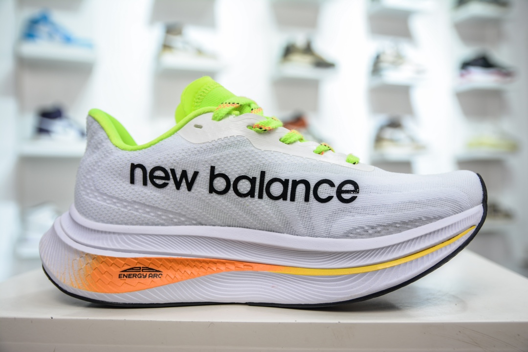 220 New Balance FuelCell 新百伦NB系列超轻量化低帮休闲运动慢跑鞋 MRCXCA3