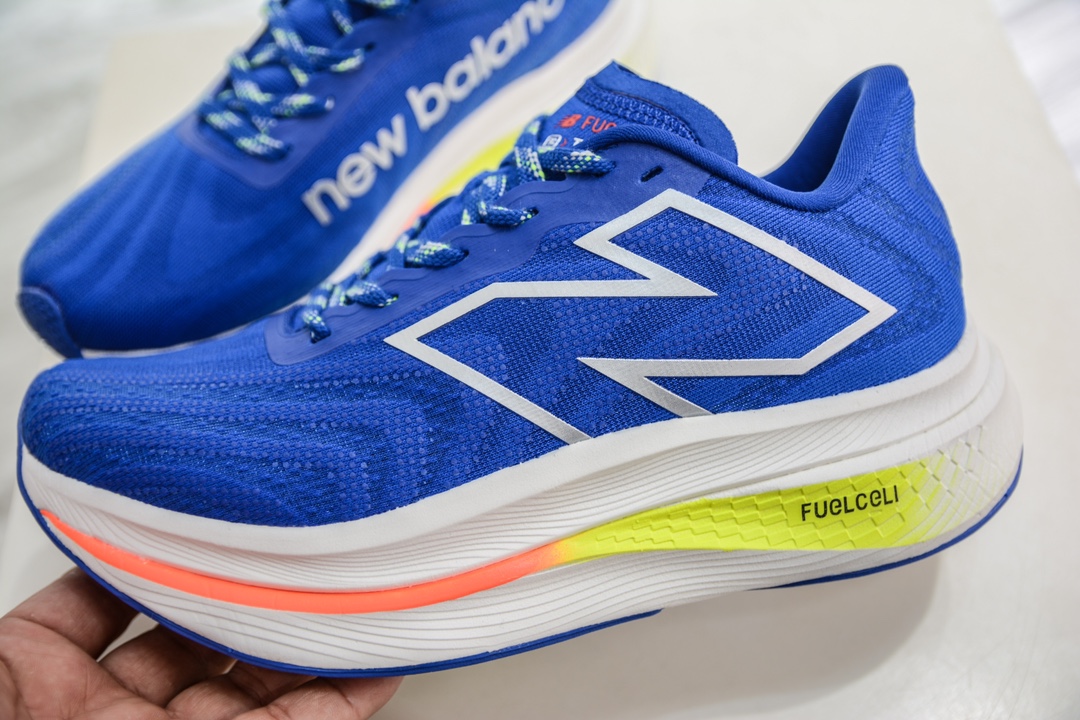 220 New Balance FuelCell 新百伦NB系列超轻量化低帮休闲运动慢跑鞋   MRCXBL3