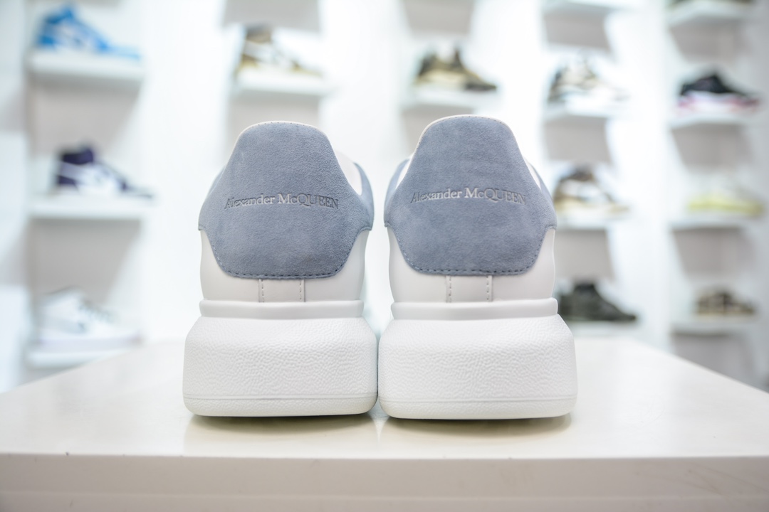 400 麦昆Alexander McQueen Oversized Sneakers 低帮时装厚底休闲运动小白板鞋