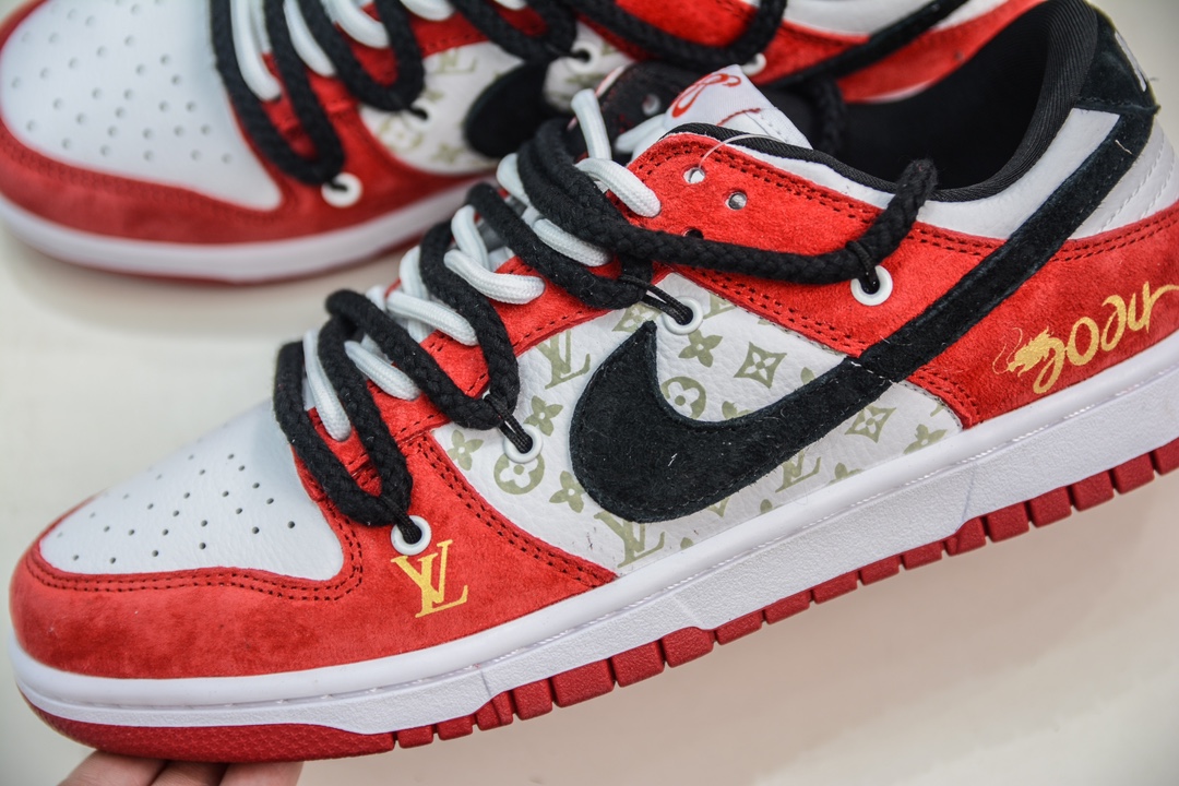 300 LV x Nike Dunk Low 龙年限定 黑勾鸿运当头  SJ2068-231