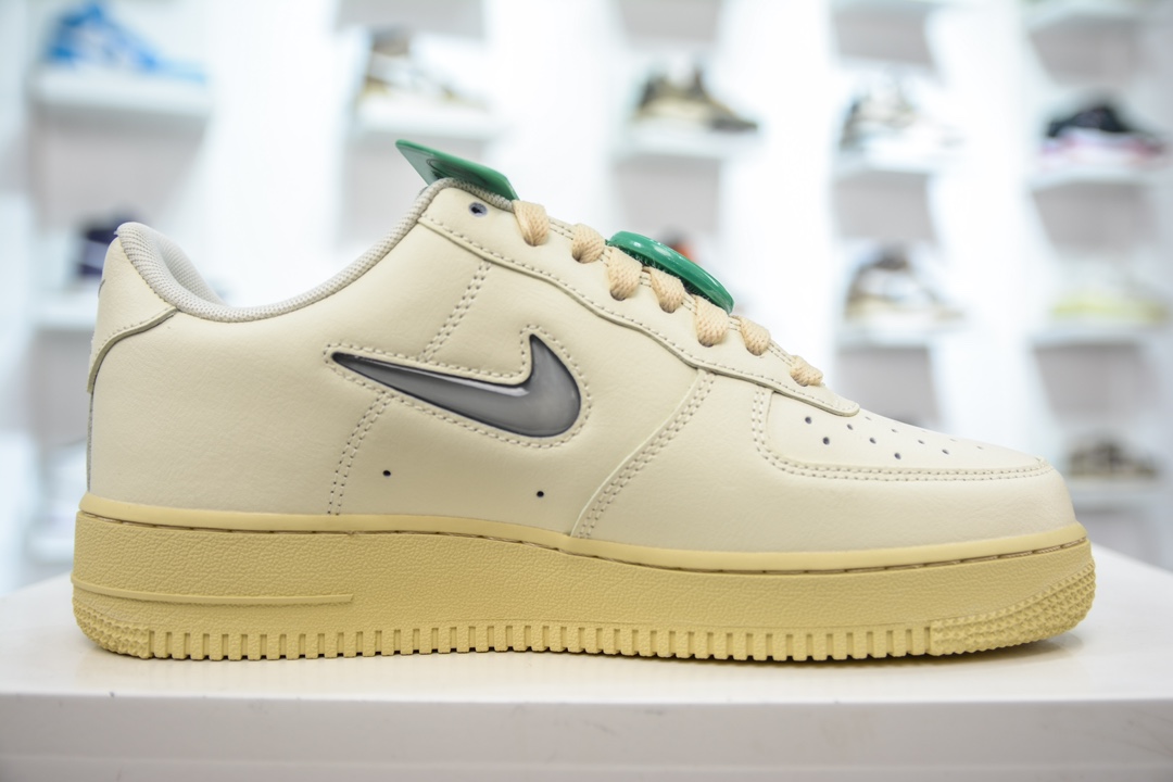 200 Nike Air Force 1 Low '07 LX "Certified Fresh" 防滑耐磨  DO9456-100