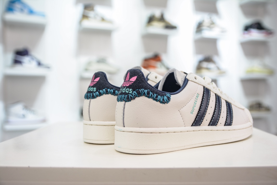 180 阮菲菲FeiFei Ruan x Adidas Originals Superstar"Chinese New Year"经典板鞋“皮革米白靛蓝缝线” ID1139