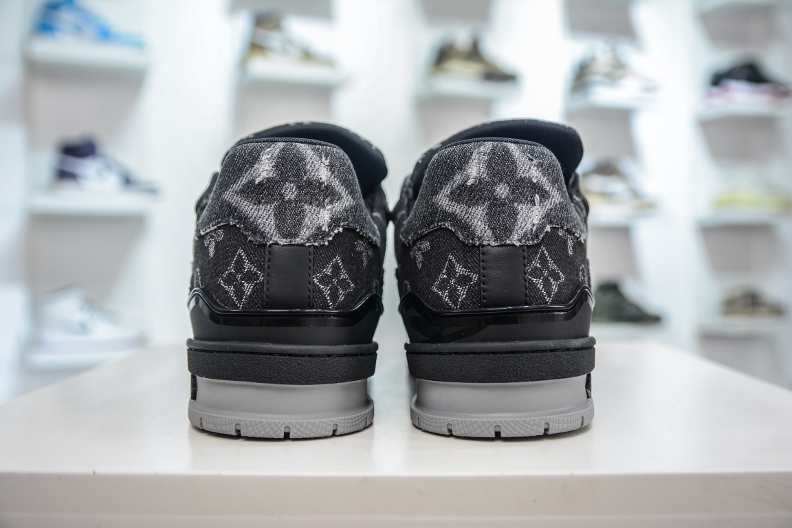 500 M版纯原 Louis Vuitton Trainer lv时装走秀运动鞋