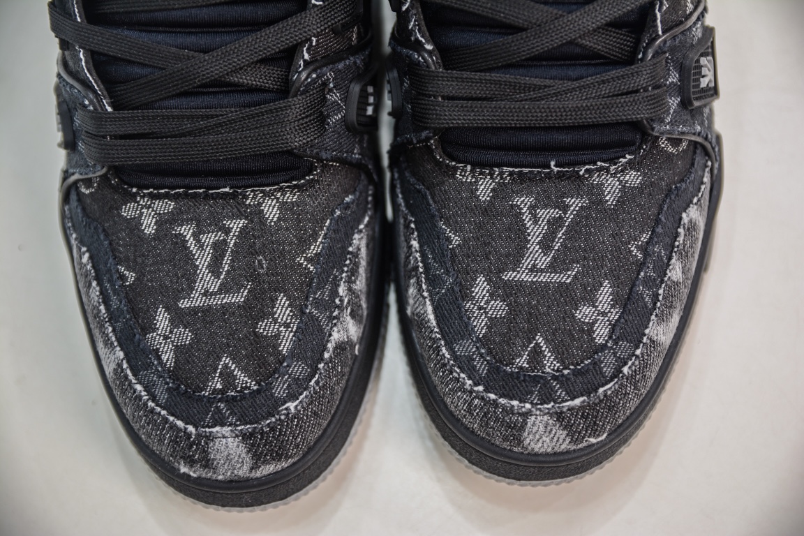 500 M版纯原 Louis Vuitton Trainer lv时装走秀运动鞋