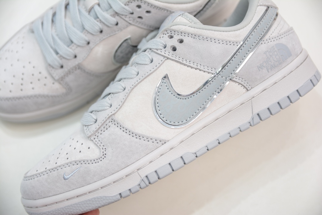 300 The North Face x Nike Dunk Low CDG 浅灰 DQ1098-338