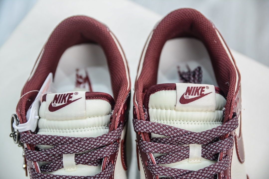 280 Stussy x Nike Dunk Low 斯图西 酒红满天星 BB9898-001