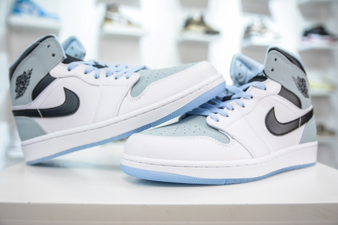 220 原装Air Jordan 1 Mid 中帮篮球鞋 DV1308-104