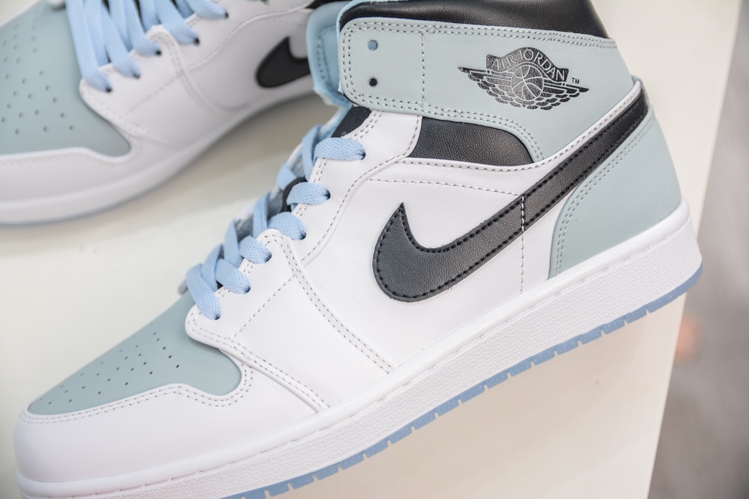 220 原装Air Jordan 1 Mid 中帮篮球鞋 DV1308-104