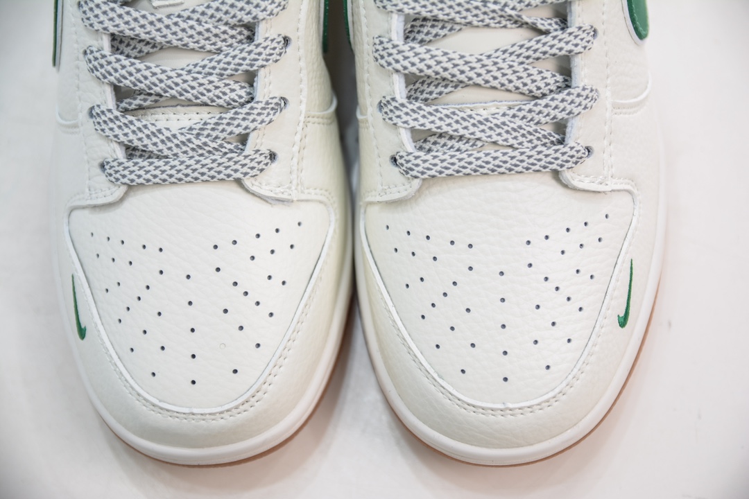 Supreme x Nike Dunk Low Beige Green Hook XH0923-340