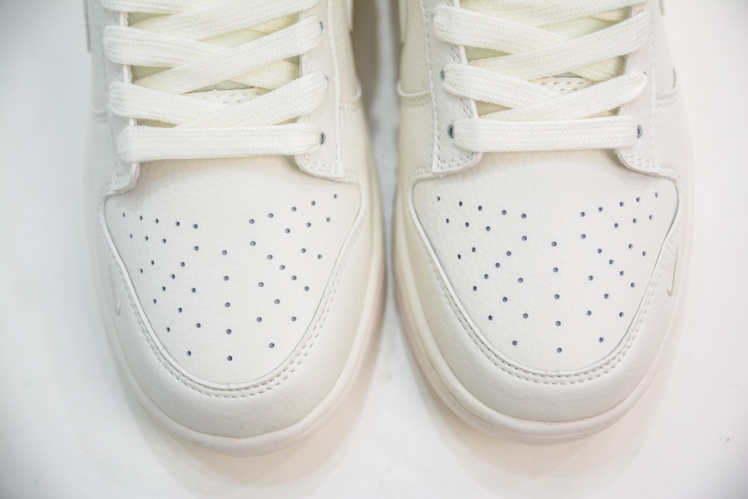 Supreme x Nike Dunk Low Beige Double Hook BB8675-104