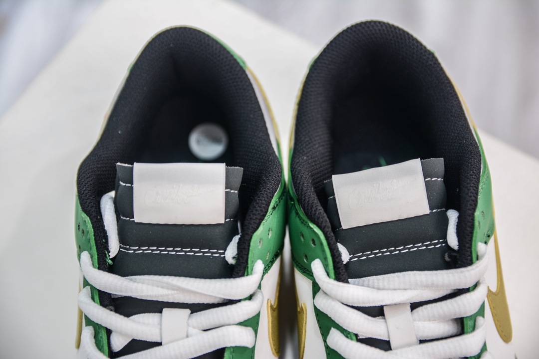Nike Dunk Low Allosaurus This design is inspired by the light custom ZZ1998-006