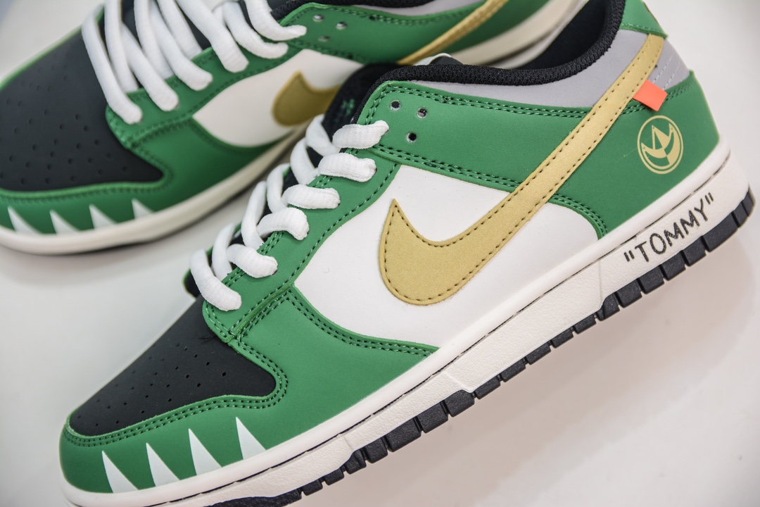 Nike Dunk Low Allosaurus This design is inspired by the light custom ZZ1998-006