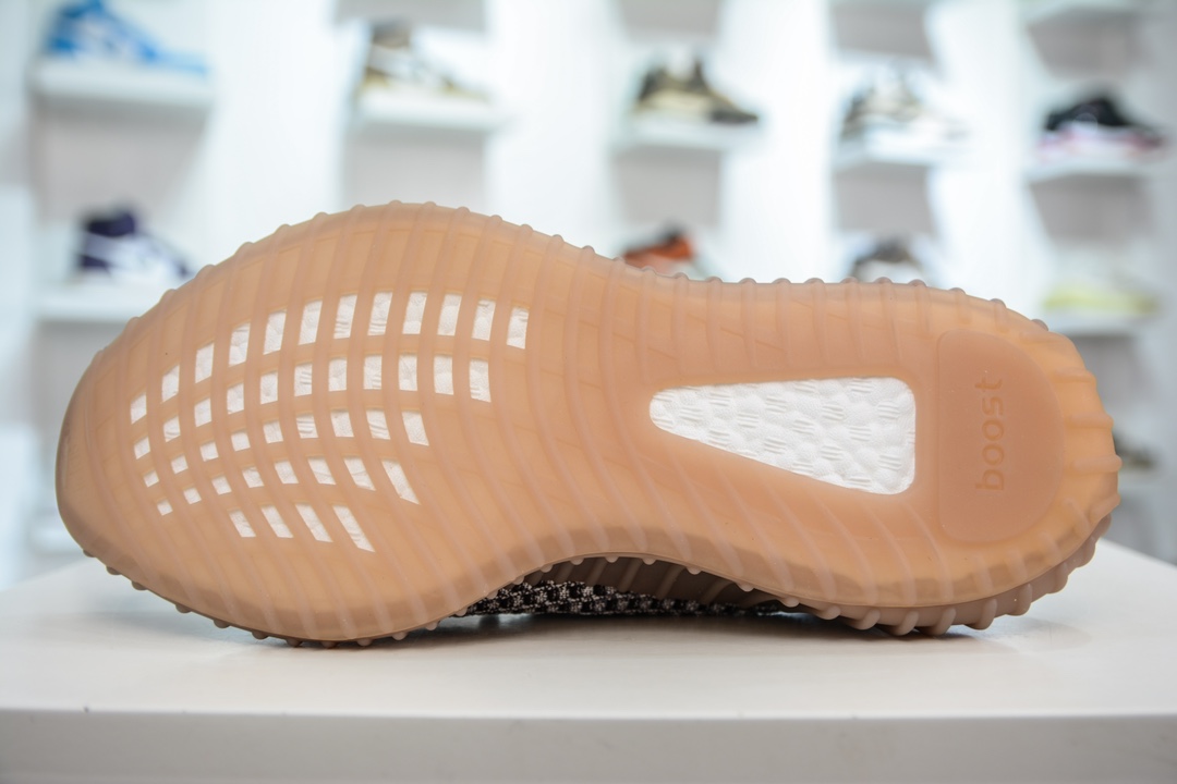 180 Adidas Yeezy Boost 350V2 ”Fade” 蓝棕 H02795