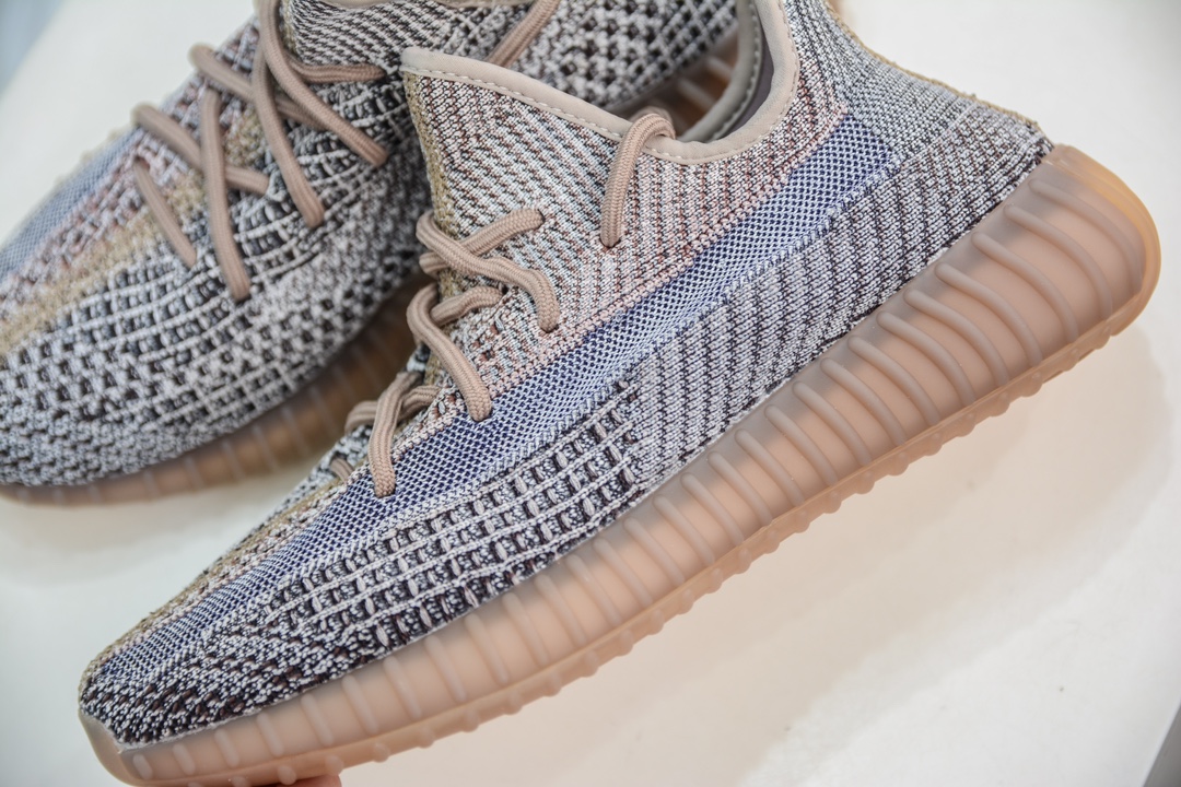 180 Adidas Yeezy Boost 350V2 ”Fade” 蓝棕 H02795