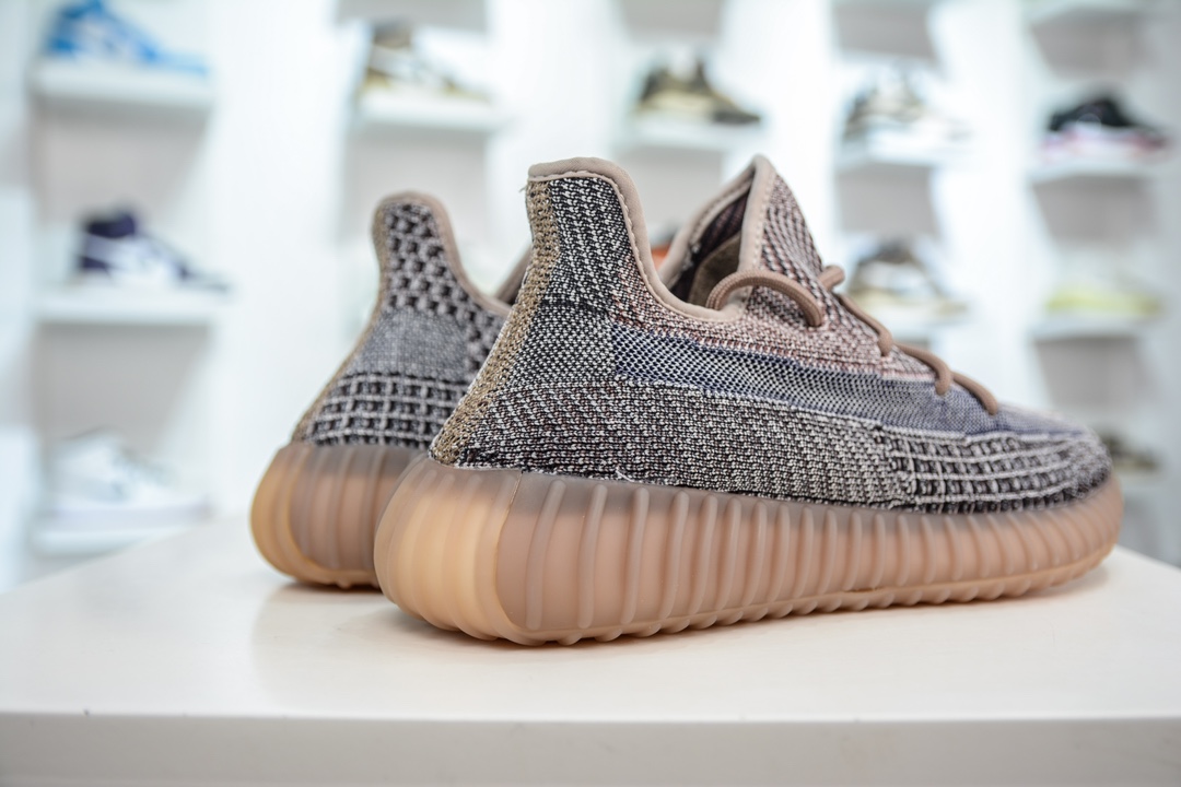 180 Adidas Yeezy Boost 350V2 ”Fade” 蓝棕 H02795