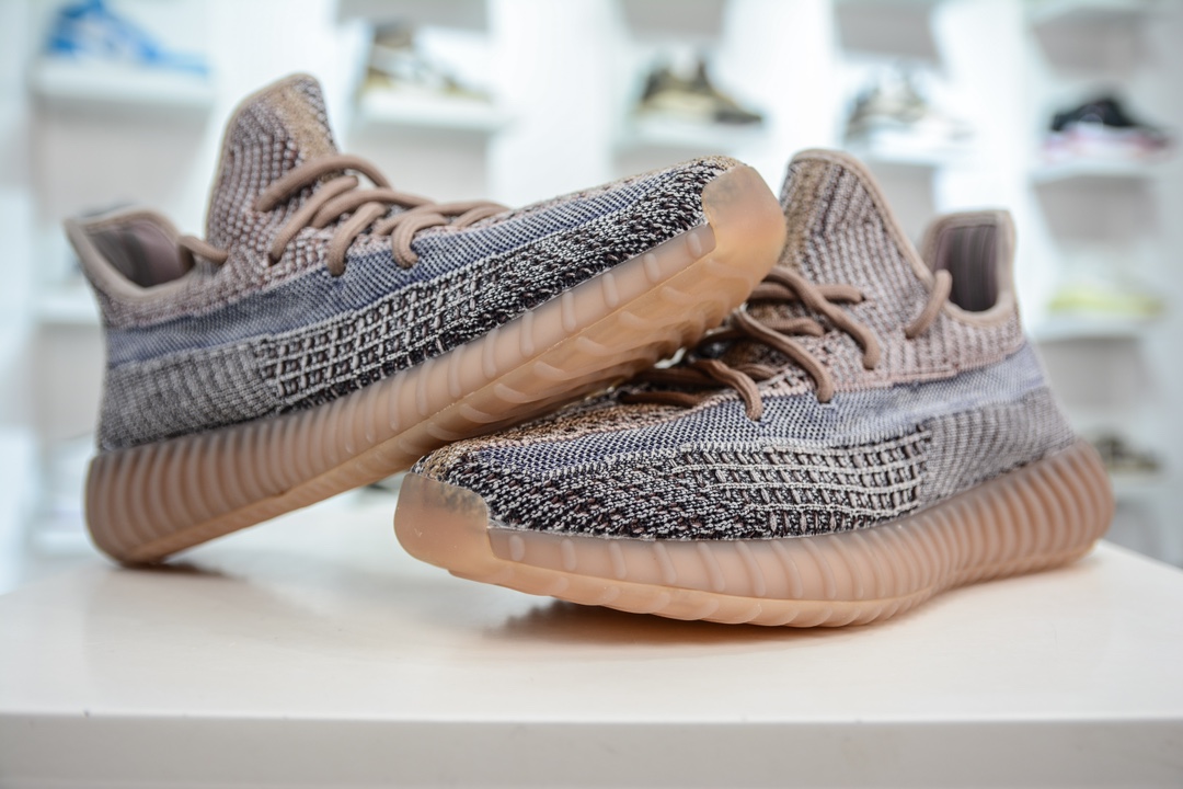 180 Adidas Yeezy Boost 350V2 ”Fade” 蓝棕 H02795