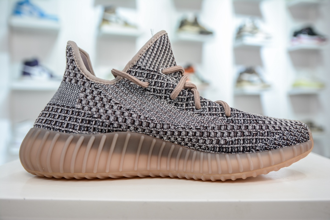 180 Adidas Yeezy Boost 350V2 ”Fade” 蓝棕 H02795