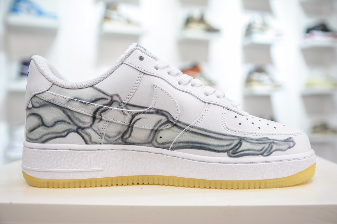 HY version of the original Air Force 1 Low 07 Halloween perspective skeleton luminous bone AF1 Air Force One BQ7541-100