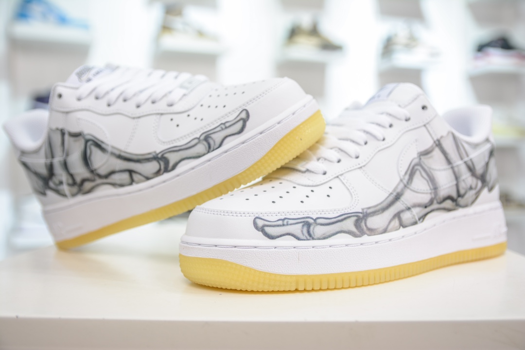 HY version of the original Air Force 1 Low 07 Halloween perspective skeleton luminous bone AF1 Air Force One BQ7541-100