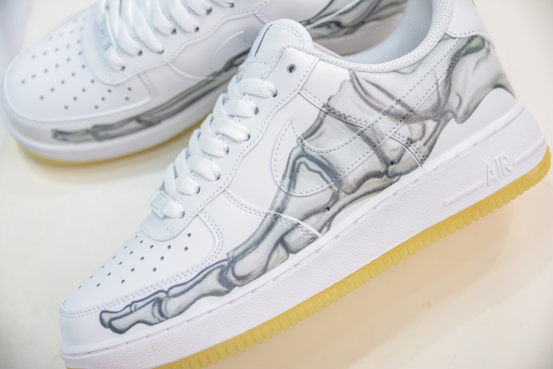 HY version of the original Air Force 1 Low 07 Halloween perspective skeleton luminous bone AF1 Air Force One BQ7541-100