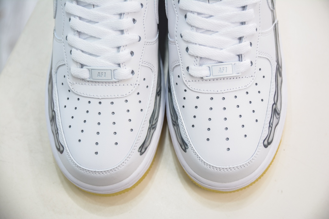 HY version of the original Air Force 1 Low 07 Halloween perspective skeleton luminous bone AF1 Air Force One BQ7541-100